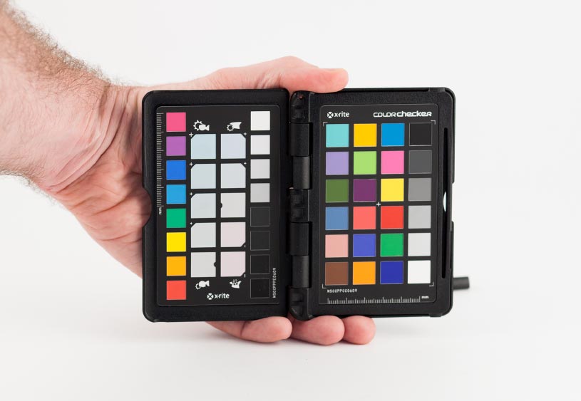 ColorChecker Passport 2 tenu en main