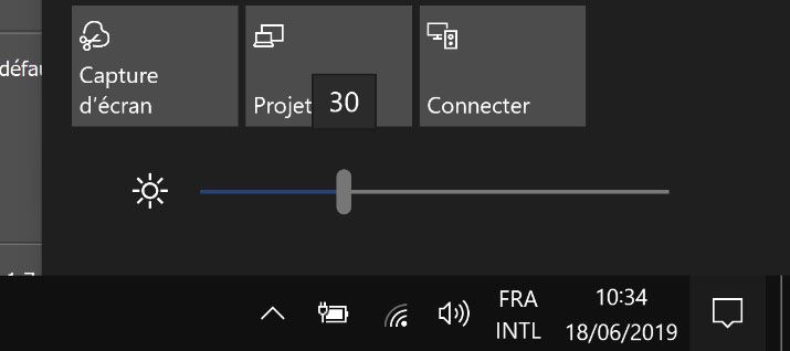 Réglalge de la luminosité du Dell XPS 13 UHD dans la barre de notification de windows 10